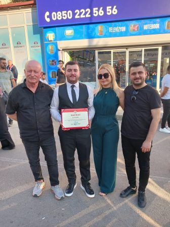 AMASYA ÜNİVERSİTESİ SİYASİ BİLİMLER VE KAMU YÖNETİM BİRİNCİSİ ORDULU GENÇ BARIŞ YETGİN OLDU